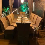 Blossom In The Beautiful Area Of Puerto Santiago Tenerife With 5 Bedrooms For Up To 10 Guests Private Swimming Pool And Many Other Activities To Entertain The Family Secure Parking For 2 Cars And Disabled Access Throughout Vila Puerto de Santiago (Tenerife)