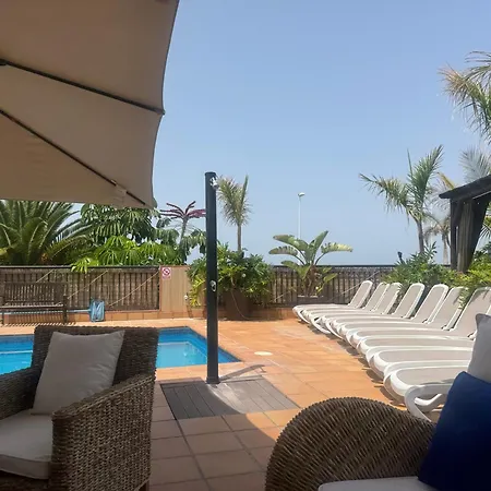Blossom In The Beautiful Area Of Puerto Santiago Tenerife With 5 Bedrooms For Up To 10 Guests Private Swimming Pool And Many Other Activities To Entertain The Family Secure Parking For 2 Cars And Disabled Access Throughout 빌라 푸에르토 데 산티아고