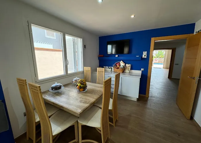 Villa Blossom In The Beautiful Area Of Puerto Santiago Tenerife With 5 Bedrooms For Up To 10 Guests Private Swimming Pool And Many Other Activities To Entertain The Family Secure Parking For 2 Cars And Disabled Access Throughout *