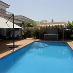 Blossom In The Beautiful Area Of Puerto Santiago Tenerife With 5 Bedrooms For Up To 10 Guests Private Swimming Pool And Many Other Activities To Entertain The Family Secure Parking For 2 Cars And Disabled Access Throughout Пуэрто-де-Сантьяго