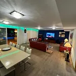 Villa Blossom In The Beautiful Area Of Puerto Santiago Tenerife With 5 Bedrooms For Up To 10 Guests Private Swimming Pool And Many Other Activities To Entertain The Family Secure Parking For 2 Cars And Disabled Access Throughout Puerto de Santiago (Tenerife)