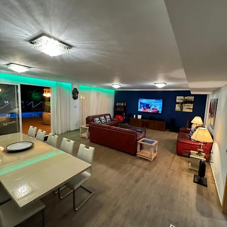 Villa Blossom In The Beautiful Area Of Puerto Santiago Tenerife With 5 Bedrooms For Up To 10 Guests Private Swimming Pool And Many Other Activities To Entertain The Family Secure Parking For 2 Cars And Disabled Access Throughout Puerto de Santiago (Tenerife)